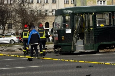 BRUKA I SRAMOTA KAKVU SVET NIJE VIDEO! Influenserke MESTO STRAVIČNE TRAGEDIJE pretvorile u pozornicu za sampromociju - UŽAS!