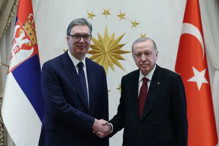 VUČIĆ SE OBRAĆA: Predsednik nakon sastanka sa Erdoganom (FOTO/VIDEO)