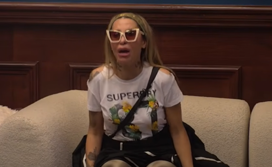 JEZIVO! ANELI AHMIĆ DOŽIVELA NERVNI SLOM UŽIVO U PROGRAMU! Lepi Mića pokušao da je smiri! NJENI URLICI LEDE KRV U ŽILAMA! (VIDEO)