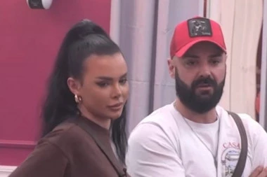 OVAJ SNIMAK GLEDATE NA SOPSTVENU ODGOVORNOST! Anita se skinula, Luka naskočio na nju - javnost u ŠOKU! (VIDEO)