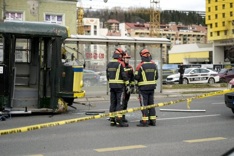GDE JE SNIMAK TRAGEDIJE? Ministar obećavao bezbednost, a kamere u tramvaju smrti nisu radile MESECIMA! Šta se krije od javnosti?