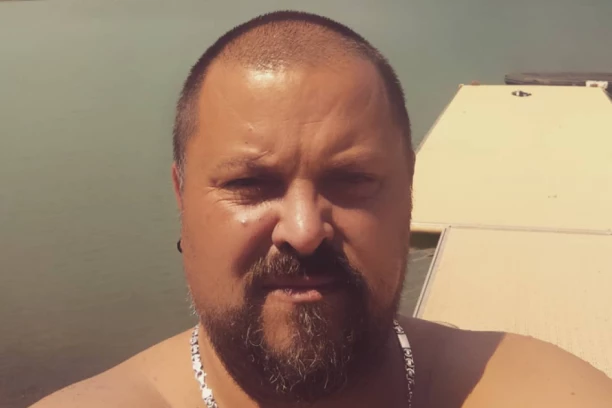 OVO JE PEVAČ ČIJI JE SIN NASTRADAO U SARAJEVU: Imao je samo jednu želju vezanu za Crvenu zvezdu!