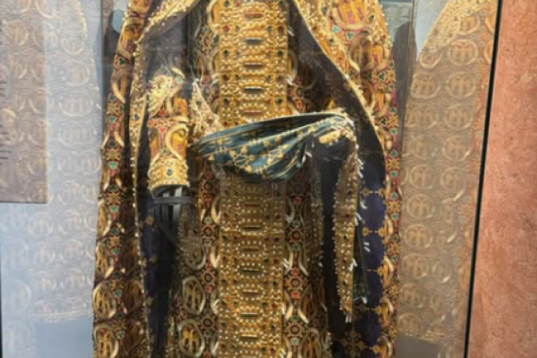 "Čekajući stalnu postavku"