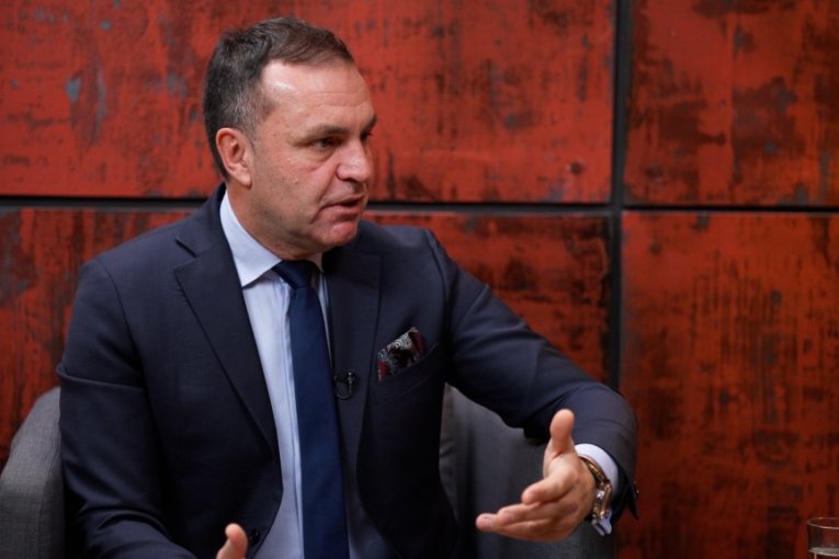 "Na ivici" sa Vladimirom Vasićem