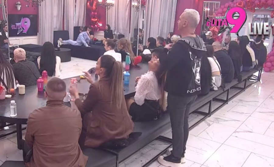 LUKA VUJOVIĆ PONOVO UNAKAZIO BIVŠU VERENICU! Jezivi urlici Aneli Ahmić TRESU ZIDOVE ELITE!