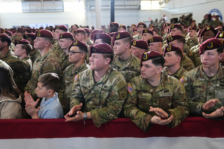 Tramp održao govor u bazi Fort Berg