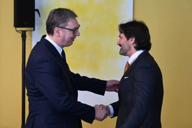 VUČIĆ NASTAVLJA SA VAŽNIM SASTANCIMA U MINHENU: Predsednik sa slovačkim ministrom odbrane! (FOTO)