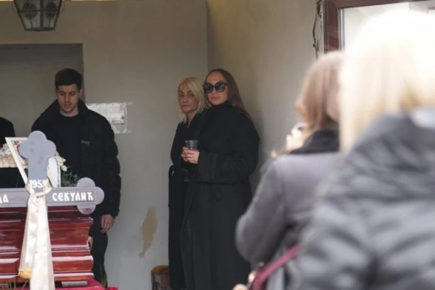 CELA NACIJA U SUZAMA ZBOG GOGE SEKULIĆ! Ono što je usledilo nakon SAHRANE majke će vas razoriti!