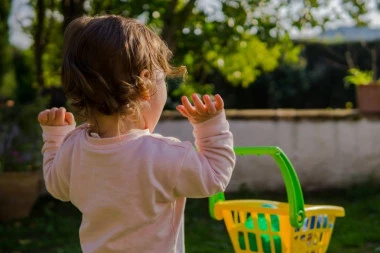 HITNO UPOZORENJE MINISTARSTVA! Ovaj popularni proizvod za dvorište OPASAN PO ŽIVOT dece: Ako ga imate, odmah ga UKLONITE!