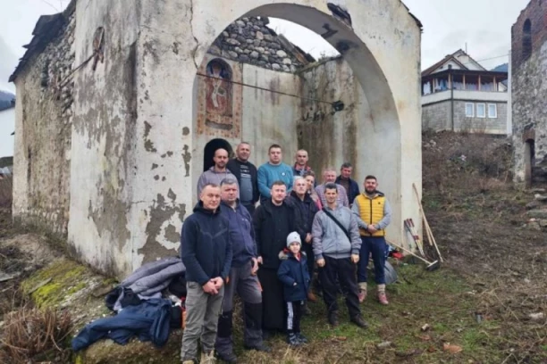 MOLITVA SE VRATILA TAMO GDE JE BILA PROTERANA: Prva liturgija posle 27 godina u crkvi Svetog Nikole kod Prizrena