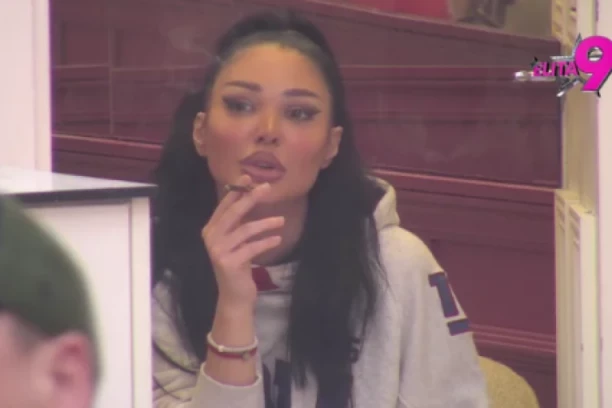 BOGINJA UNAKAZILA MAJU MARINKOVIĆ PRED MILIONIMA: Starleta nije smela da PISNE nakon OVIH reči!