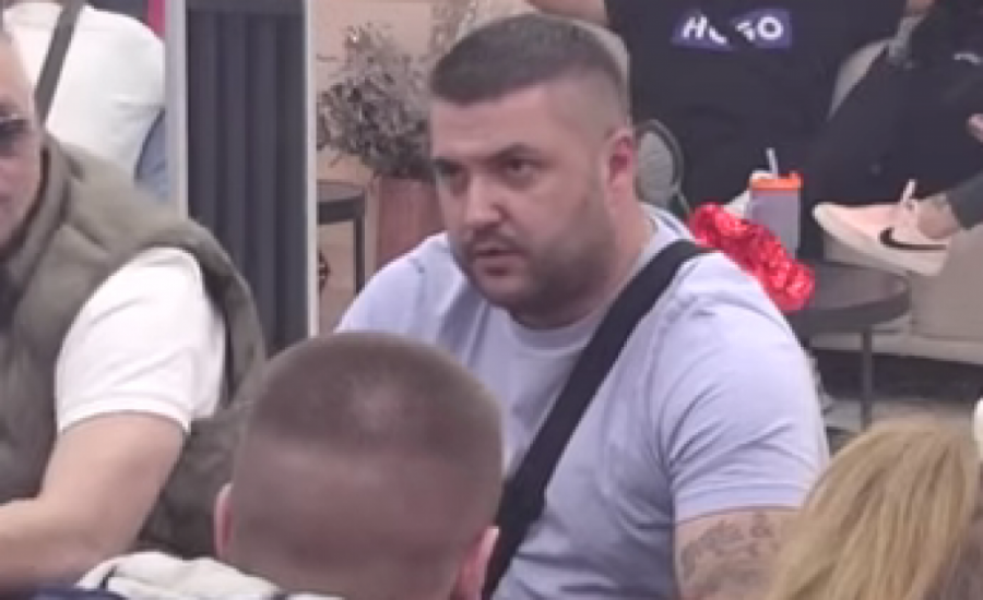 ASMIN NASRNUO NA HANU DVUNJAK, NERIO PREBLEDEO OD ŠOKA: Muk u Beloj kući zbog GADOSTI koje je Durdžić izneo!