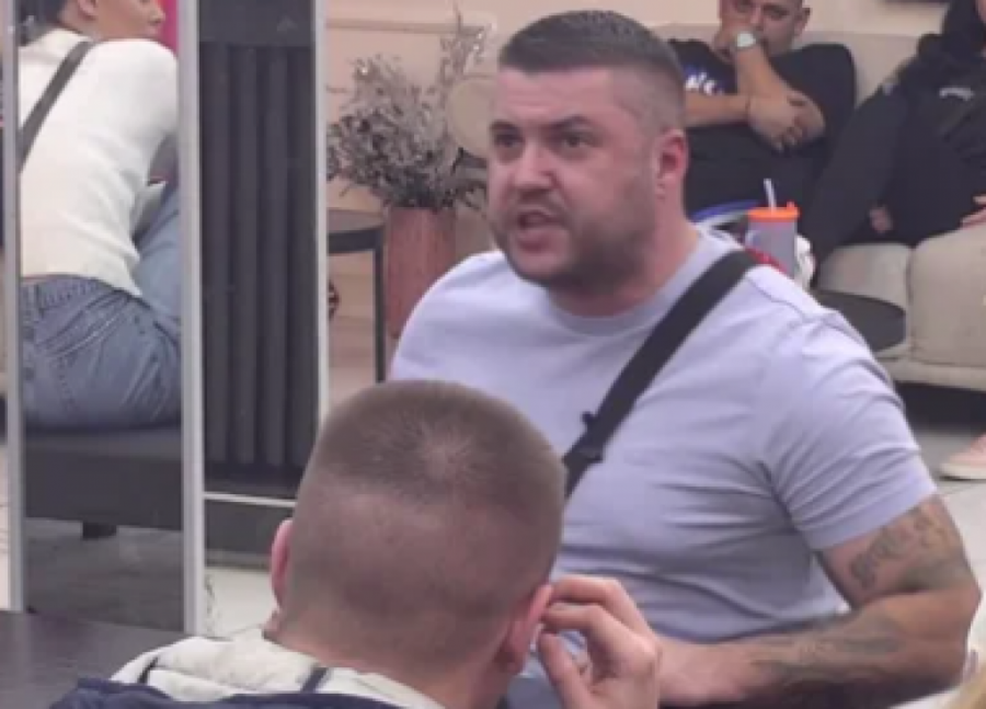 ASMIN NASRNUO NA HANU DVUNJAK, NERIO PREBLEDEO OD ŠOKA: Muk u Beloj kući zbog GADOSTI koje je Durdžić izneo!