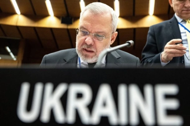 UHAPŠEN BIVŠI MINISTAR! Pokušao da pobegne iz zemlje, ubrzo ga je služba IZVUKLA IZ VOZA! (FOTO)