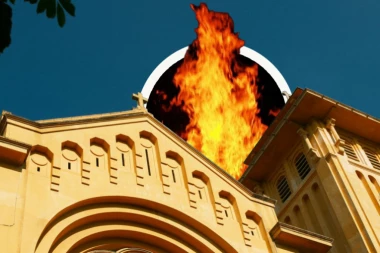 “PROBUDI SE CRKVO, ZAR NE VIDIŠ PLAMEN, SVE GORI U LAŽI, A MI VIČEMO AMIN”: Pesma sveštenika Željka Lovrića zapalila ceo region (VIDEO)