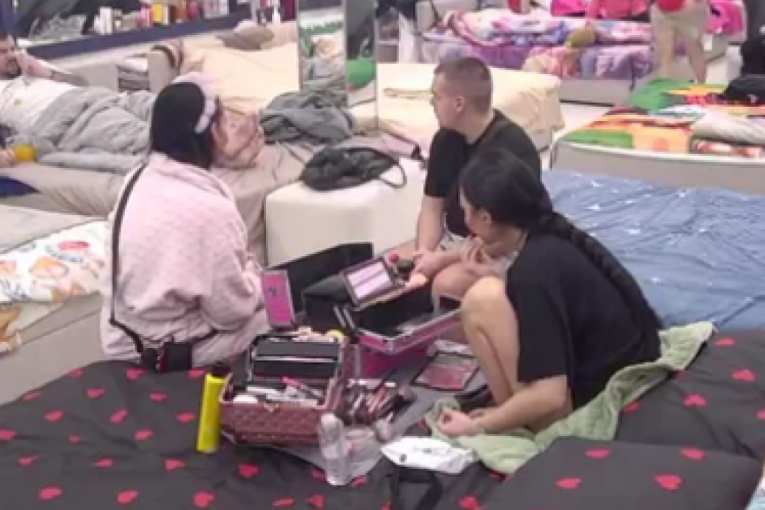 Maja Marinković ogovara Aleksandru Nikolić