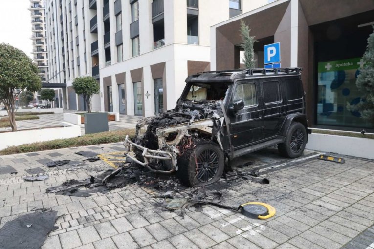 Automobil Bake Praseta