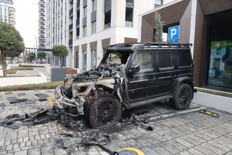 Automobil Bake Praseta