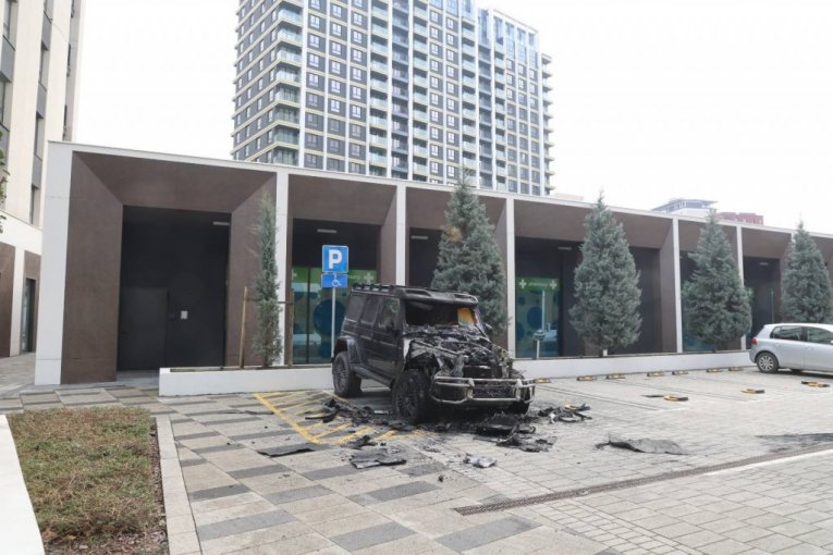 Automobil Bake Praseta