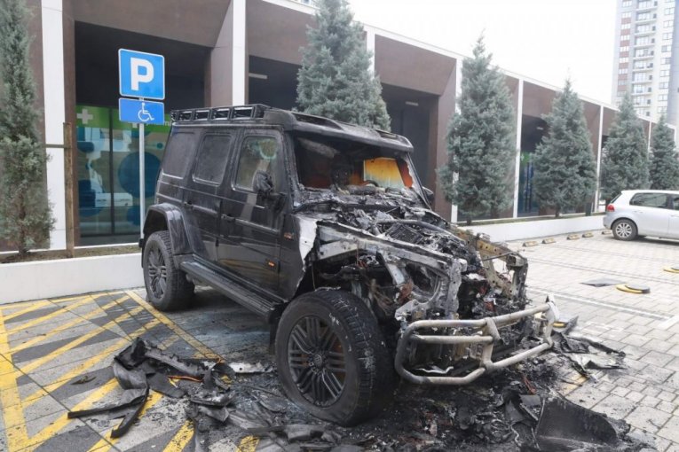 Automobil Bake Praseta