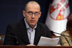 SRBIJA VIŠE NIKADA NEĆE BITI ONO ŠTO STE PRAVILI OD NJE! Lončar odgovorio Raspopoviću: Dok su neki punili lične račune, zdravstveni radnici su radili za MIZERNE PLATE