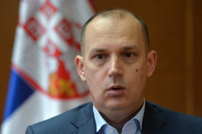 SNAŽNA REAKCIJA MINISTRA LONČARA: Najoštrije osuđujem određivanje pritvora direktorima srpskih institucija na KiM!