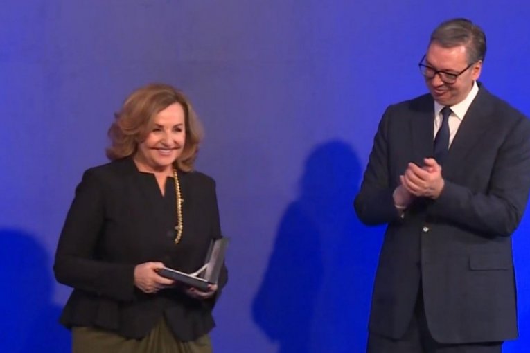 Dodela odlikovanja Ani Bekuti