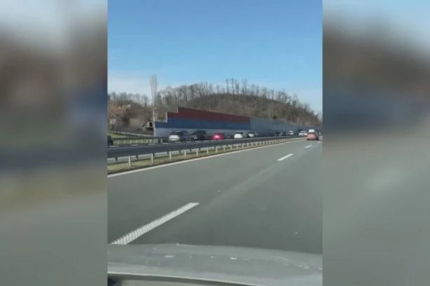 VOZAČI VOZE U SUPROTNOM SMERU! Pogledajte uznemirujuće scene na auto-putu Miloš Veliki! (FOTO, VIDEO)