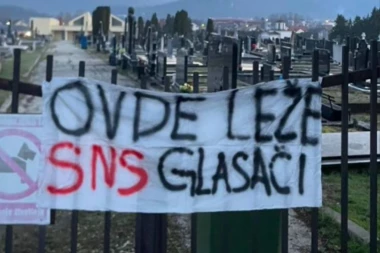NIŠTA IM NIJE SVETO! Blokaderi oskrnavili groblje u Bajinoj Bašti, neverovatno šta su uradili! SKANDAL BEZ PRESEDANA! (FOTO)