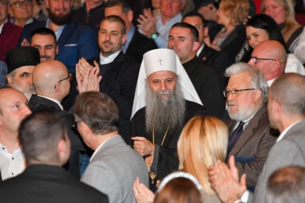 NA BOGA NE MISLE! Blokaderi u Novom Sadu udarili i na patrijarha Porfirija! SRBIJA OVO NE PAMTI! (FOTO, VIDEO)