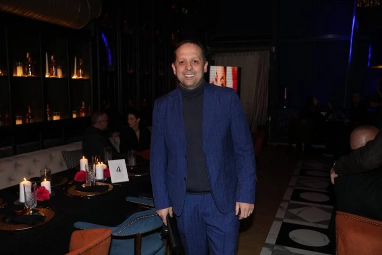 DRAMA! Emir doživeo neprijatnost na putu - vozio auto od 250.000 evra, a onda ŠOK!