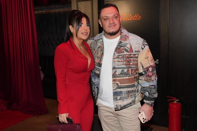 ŠOK-SCENA GASTOZOVE DEVOJKE U "ELITI": Produkcija obelodanila snimak, obezbeđenje je pratilo stopu!