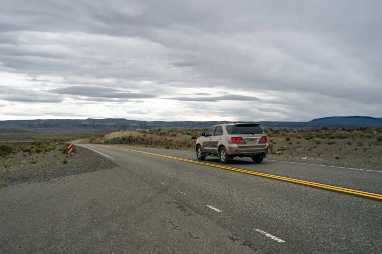 MISTERIJA NA GRANICI! Auto bez tablica dve godine NEPOMIČAN STOJI kod Trbušnice – vlasnik NESTAO bez TRAGA, a vozilo NIKO NE SME DA PIPNE?