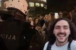 PAZARAC HODŽIĆ NAPADAO SVE SRPSKO U NOVOM SADU! Kada BLOKADERIMA ne prolazi haos, upiru prstom u policiju! (VIDEO)