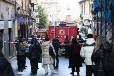 DRAMA U SRCU GRADA! Buknuo POŽAR u čuvenom pozorištu – kupola se srušila, ima POVREĐENIH! (FOTO)