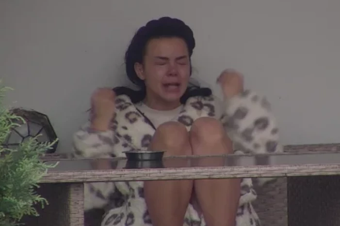 NERVNI SLOM ANITE STANOJLOVIĆ UŽIVO NA PINKU: Zabijen joj nož u leđa - ovo će skupo naplatiti! (VIDEO)