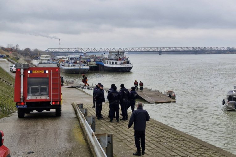 Mesto gde je automobil sleteo u reku