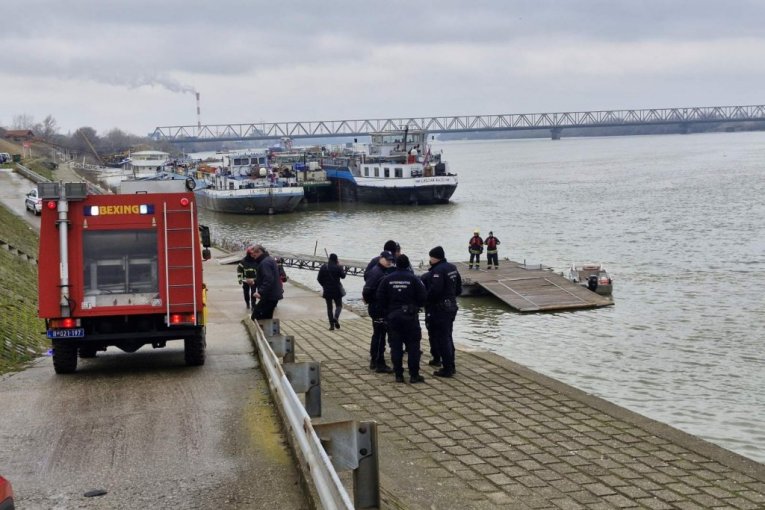 Mesto gde je automobil sleteo u reku