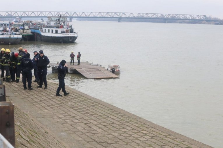 Mesto gde je automobil sleteo u reku