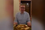 "LJUTA HRANA, A JA SE PRAVIM DA MI NIJE NIŠTA!" Vučić se oglasio iz Indije - ovo mu je posluženo za večeru! (VIDEO)