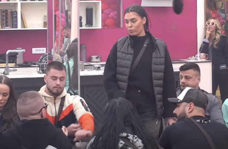 ANELI KRALJICA RASTURANJA VEZA? Priredila nervni slom Aniti, a zatim prešla na Viktora Gagića! MINA VAN SEBE! OPŠTI HAOS U "ELITI 9"