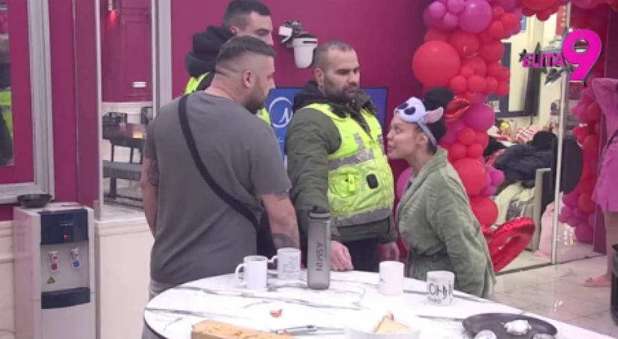 TEŽAK FIZIČKI OBRAČUN U "ELITI", ASMIN BRUTALNO NASRNUO NA MAJU MARINKOVIĆ: Produkcija objavila ceo snimak, usledila hitna reakcija!