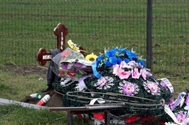 NI MRTVIMA NE DAJU MIRA! Albanci ponovo oskrnavili grob Ivice Talića u Skulanevu kod Lipljana (FOTO)