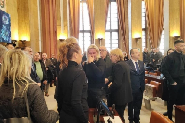 STRAŠNE SCENE U NOVOM SADU: Sestra Tatjane Ječmenice grca u suzama, a tek Dragana Bekvalac... (VIDEO)