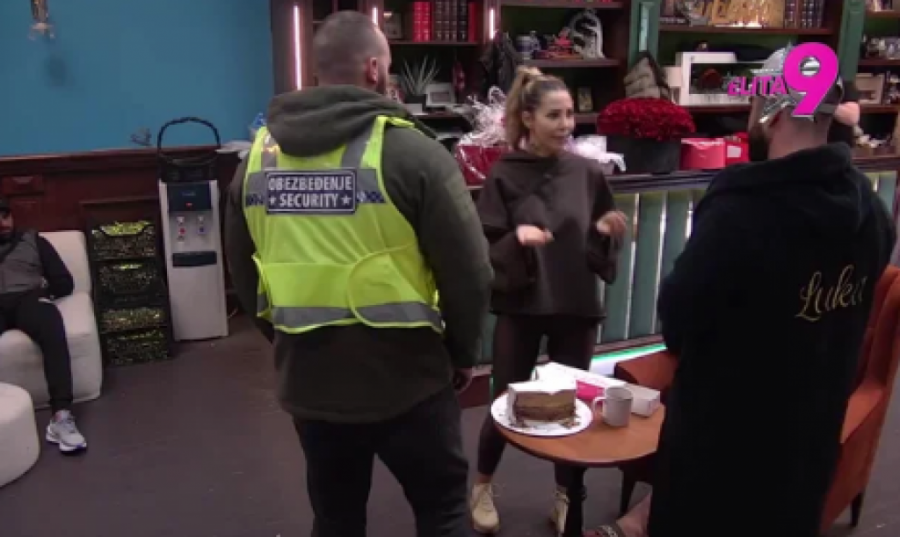 OBEZBEĐENJE JURI NA SVE STRANE, ANELI I LUKA U NIKAD BRUTALNIJEM OKRŠAJU! Posle Anitine kazne nastao haos neviđenih razmera!