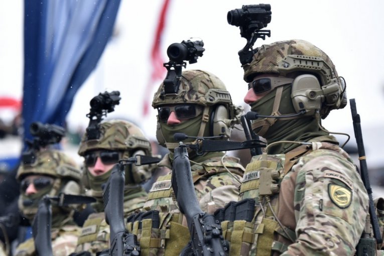 Parada srama u Prištini