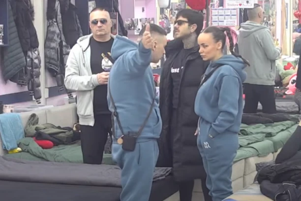 FILIP SE TRUDI DA NE SLOMI VEĆ UNIŠTENOG BEBICU! Ovako je pokazao maksimalno poštovanje PARU KOJI SE BLAMIRA!