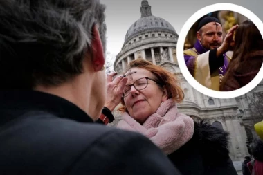 EVO ZAŠTO KATOLICI NANOSE PEPEO NA ČELO: Crkvena tradicija na Čistu sredu koja izaziva pažnju