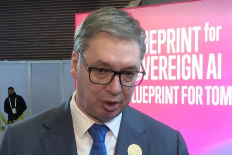 NE SMEMO DA PROPUSTIMO AI REVOLUCIJU! Vučić objasnio zašto moramo da brzo reagujemo: U takmičenju sa velikim silama šanse su vam gotovo nikakve!