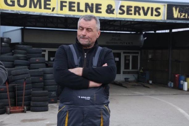 JA ĆU UMRETI AKO ONI KROČE OVDE! Želimir progovorio nakon drame s izvršiteljima - jutros pretio da će se živ zapaliti, pre godinu dana držao prst na okidaču pištolja!